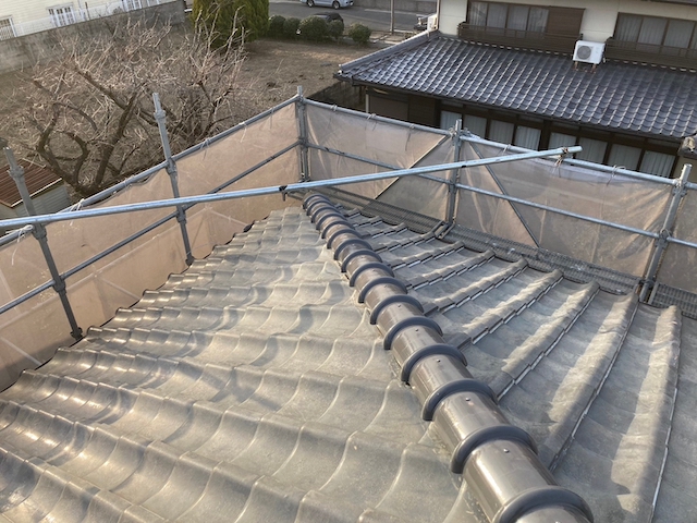 施工を完了した棟瓦